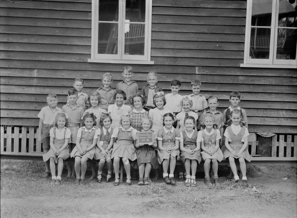 Class photo, Grade 2, Pomona Rural School, Pomona, 1950