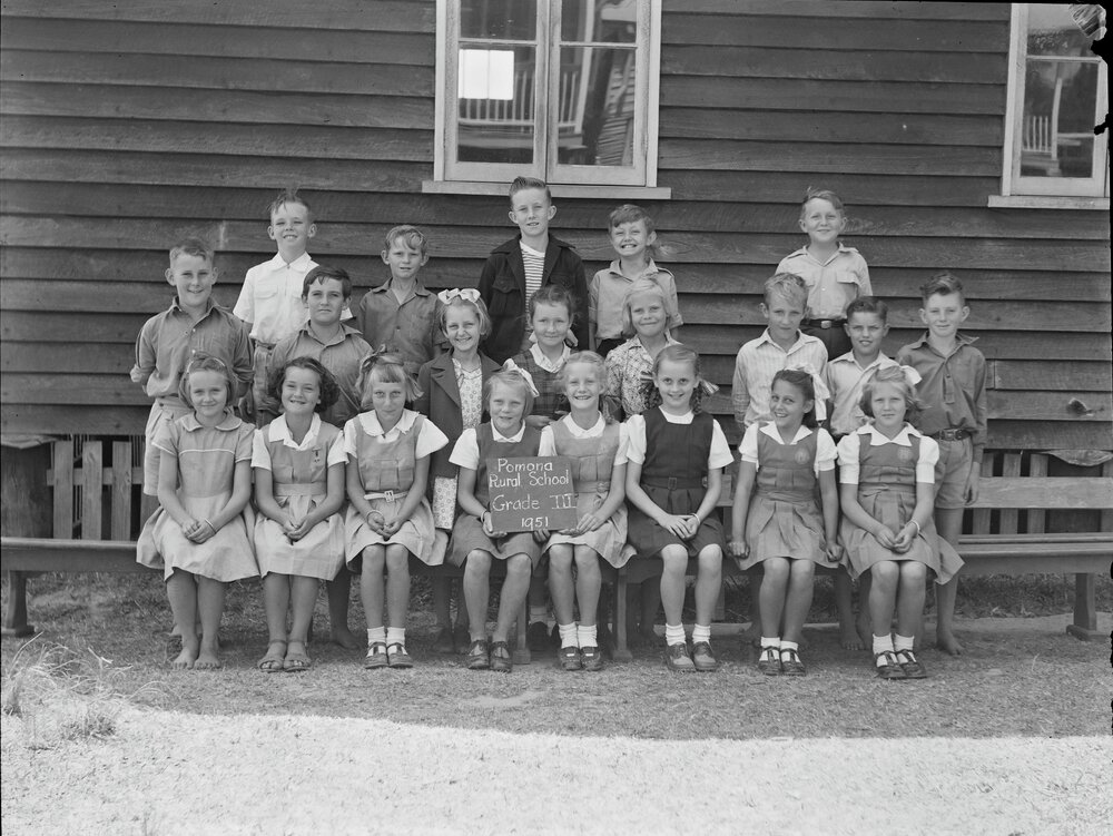 Class photo, Grade 3, Pomona Rural School, Pomona, 1951