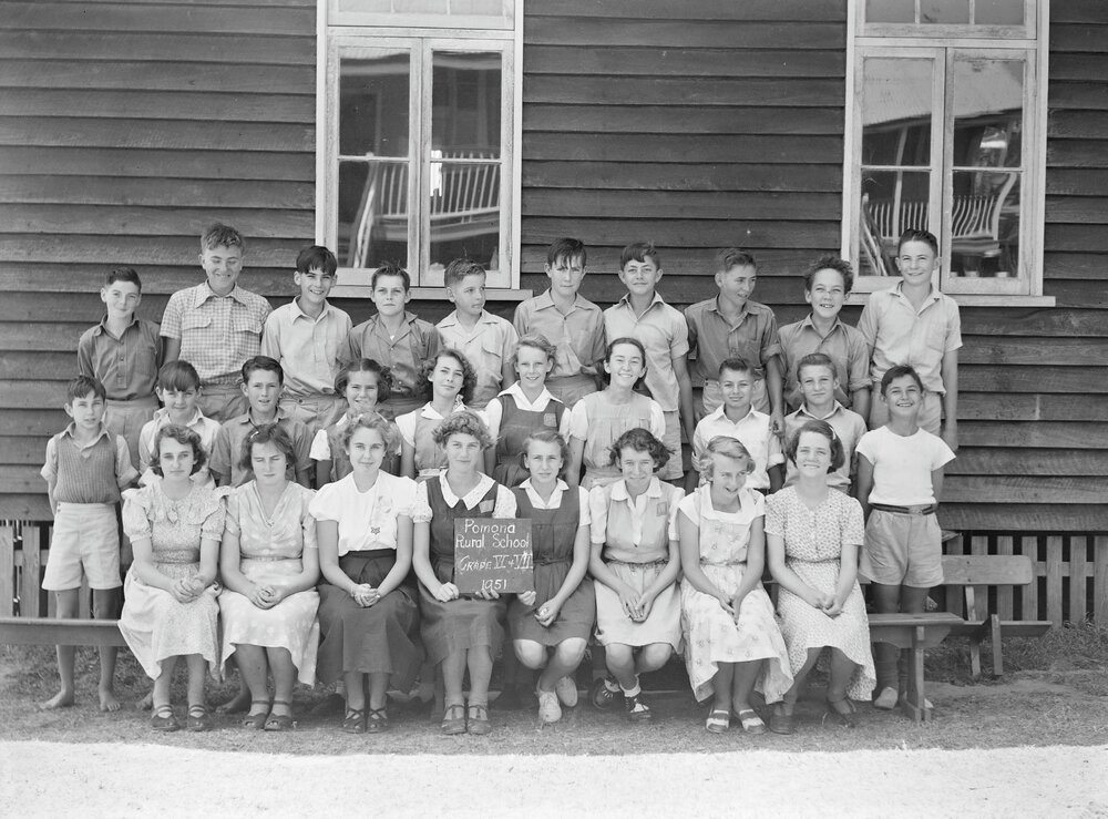 Class photo, Grades 6 &amp; 7, Pomona Rural School, Pomona, 1951