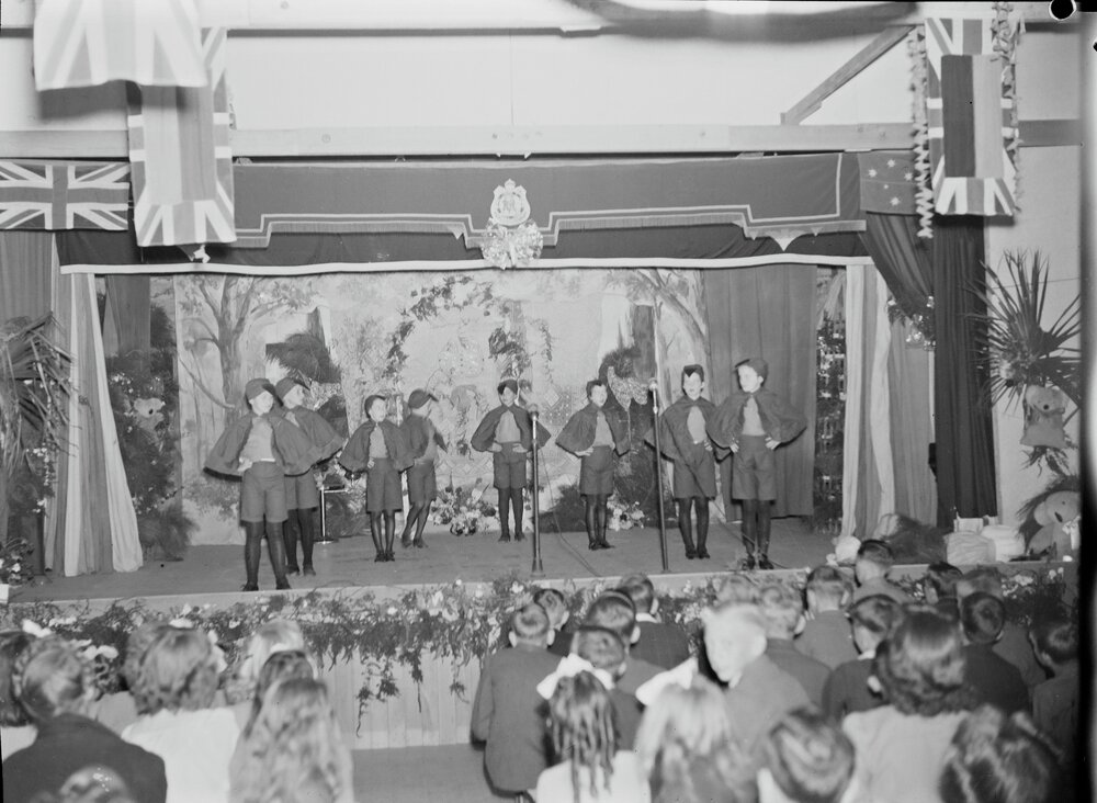 Noosa Agricultural, Horticultural and Industrial Society concert performers, Pomona Memorial School of Arts, 6 Reserve Street, Pomona, 1948