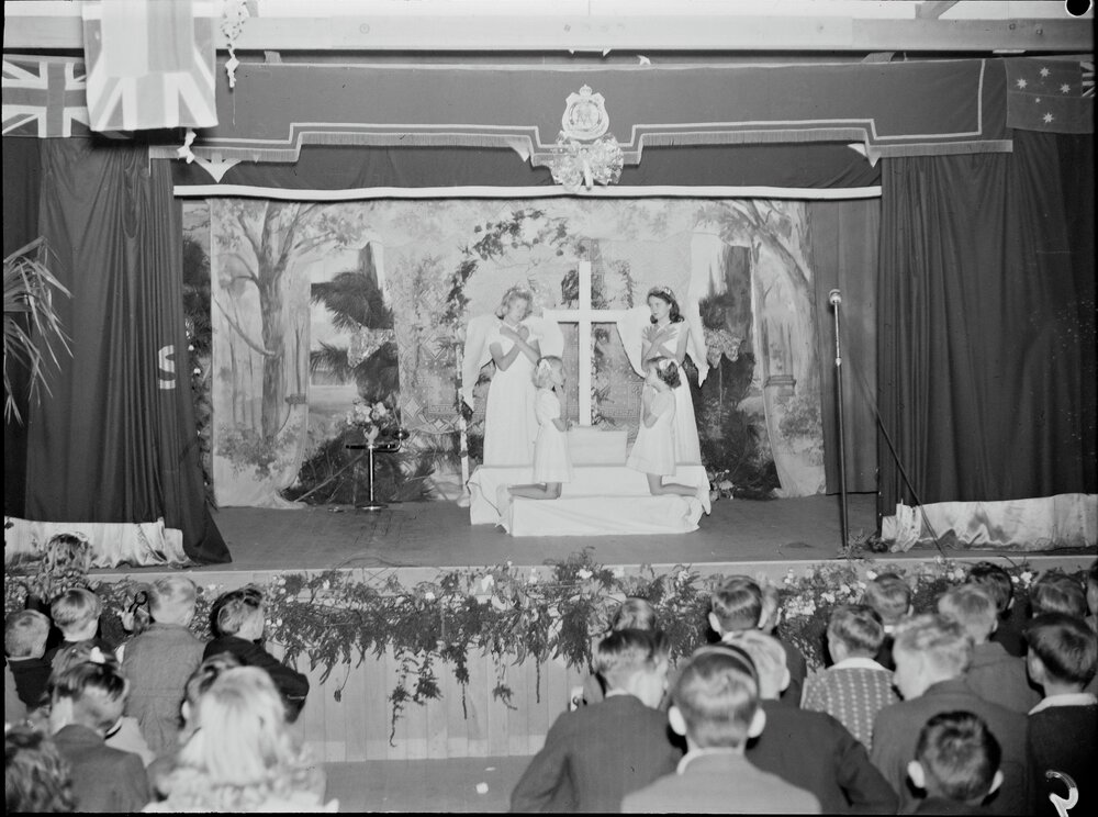 Noosa Agricultural, Horticultural and Industrial Society concert performers, Pomona Memorial School of Arts, 6 Reserve Street, Pomona, 1948