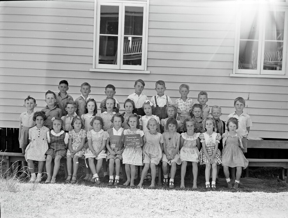 Class photo, Grade 1a, Pomona Rural School, Pomona, 1952