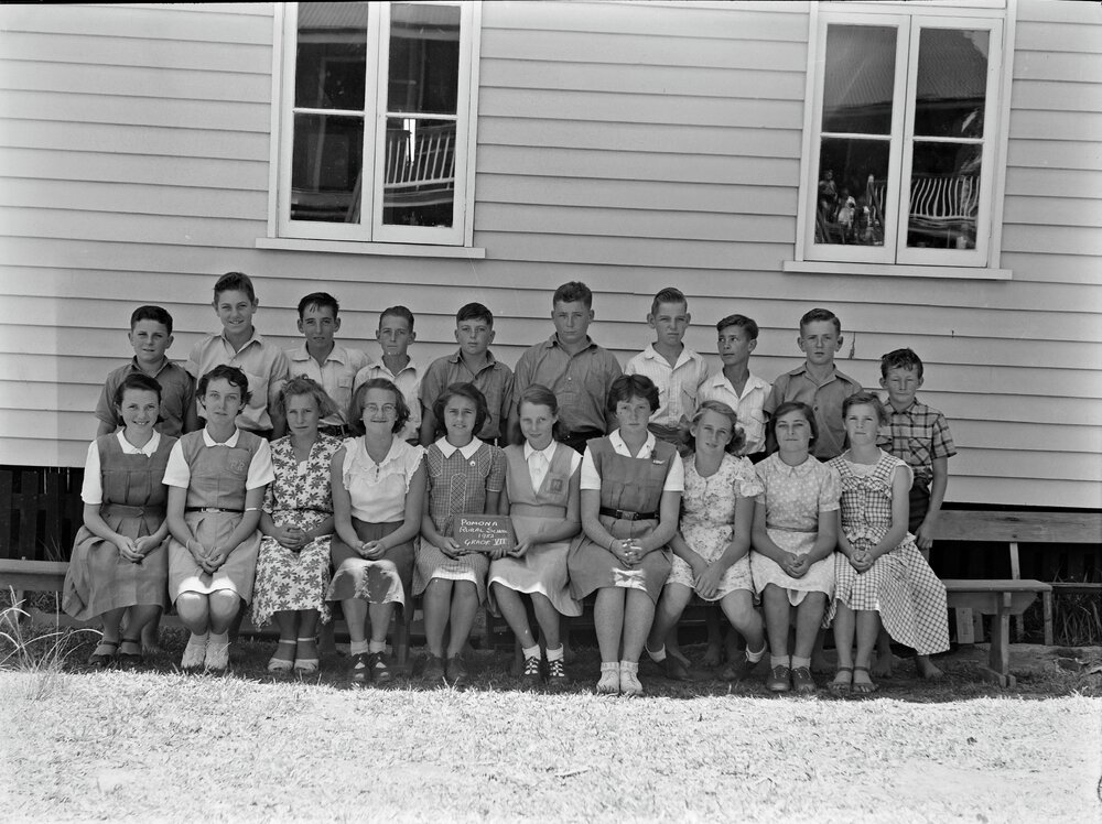 Class photo, Grade 7, Pomona Rural School, Pomona, 1952