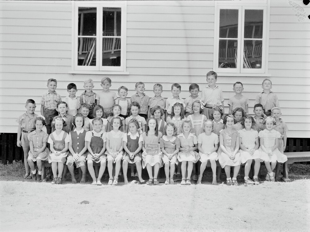 Class photo, Grade 2, Pomona Rural School, Pomona, 1953
