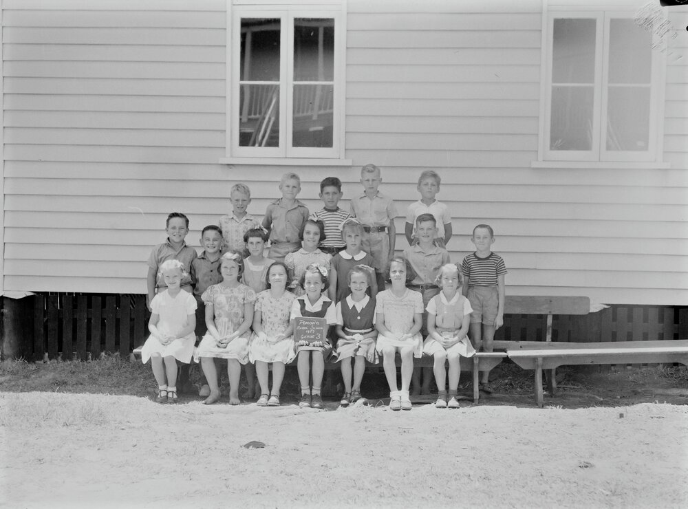Class photo, Grade 3, Pomona Rural School, Pomona, 1953