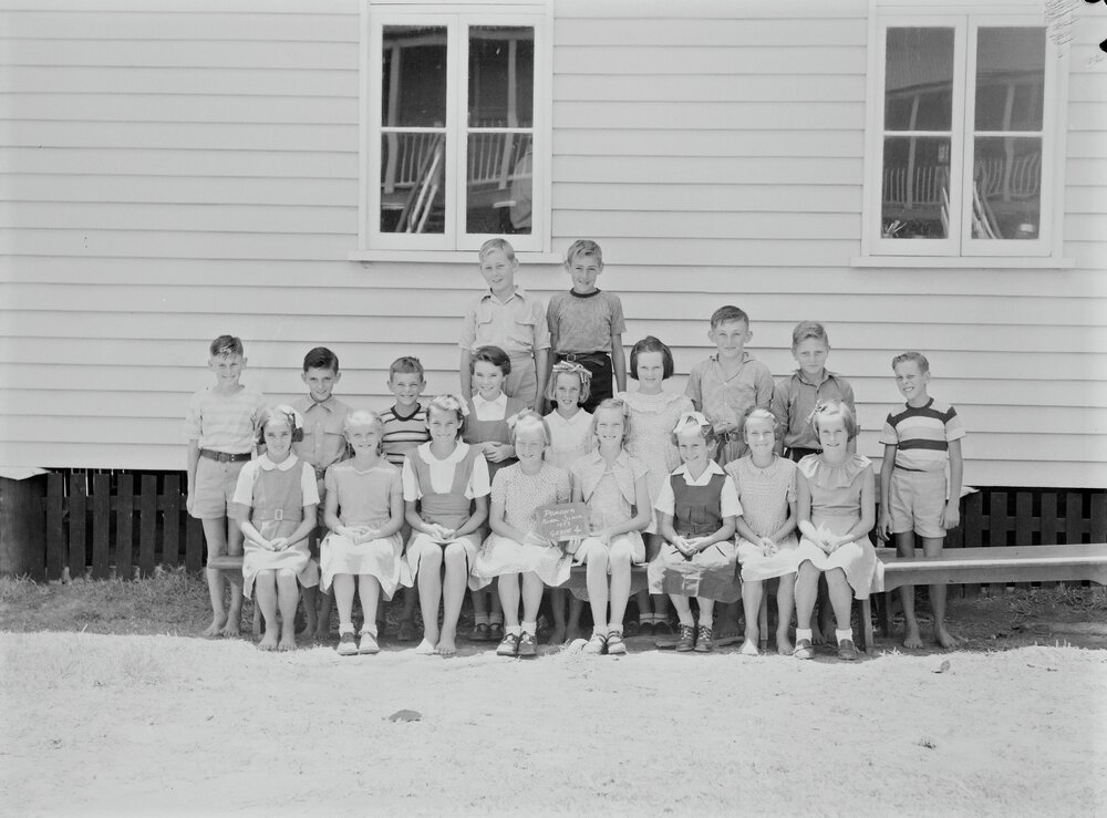 Class photo, Grade 4, Pomona Rural School, Pomona, 1953