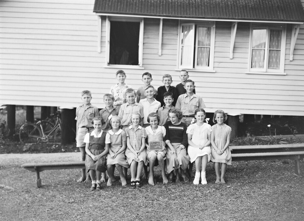 Class photo, Grade 5, Pomona Rural School, Pomona, 1954