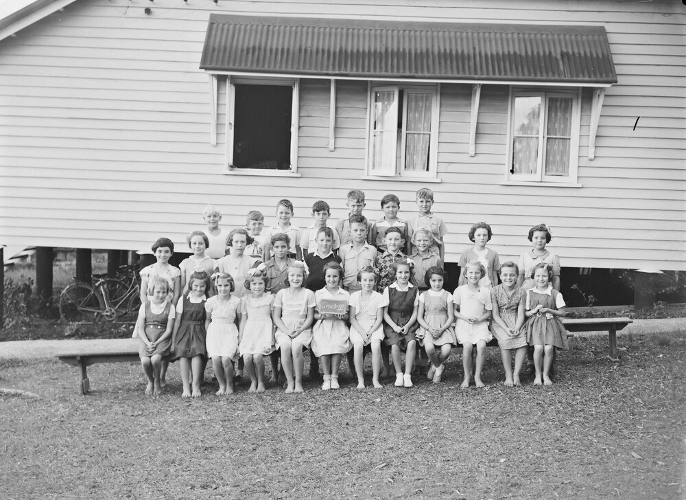 Class photo, Grade 3, Pomona Rural School, Pomona, 1954