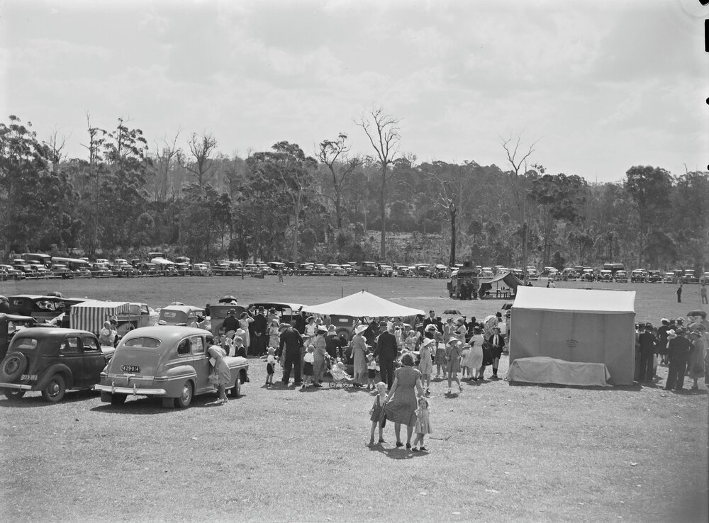 Show Ring, attendees and participants, Noosa Show, Pomona Showgrounds, Pomona, 1947