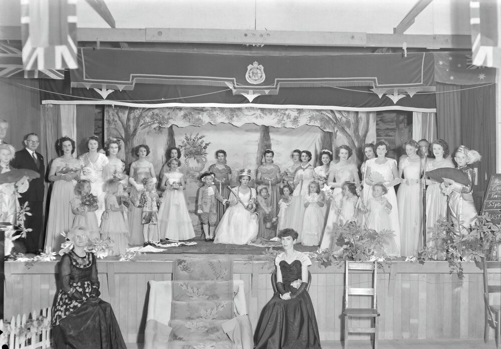 Queen crowning, Noosa Show 'Popular Girl' Ball, Pomona Memorial School of Arts, 6 Reserve Street, Pomona, 1951