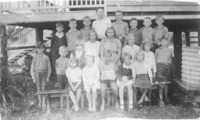 School group, Tinbeerwah State School, Tinbeerwah, 1941
