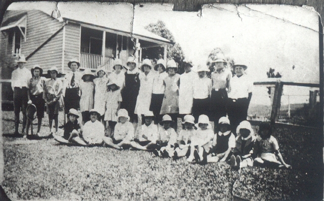 School group, West Cooroy State School, Cooroy, ca 1920 - 1930s