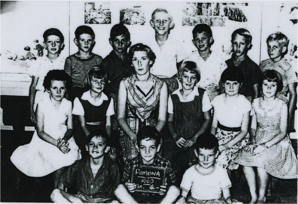 Class photo, Grade 4, Pomona State School, Pomona, 1960