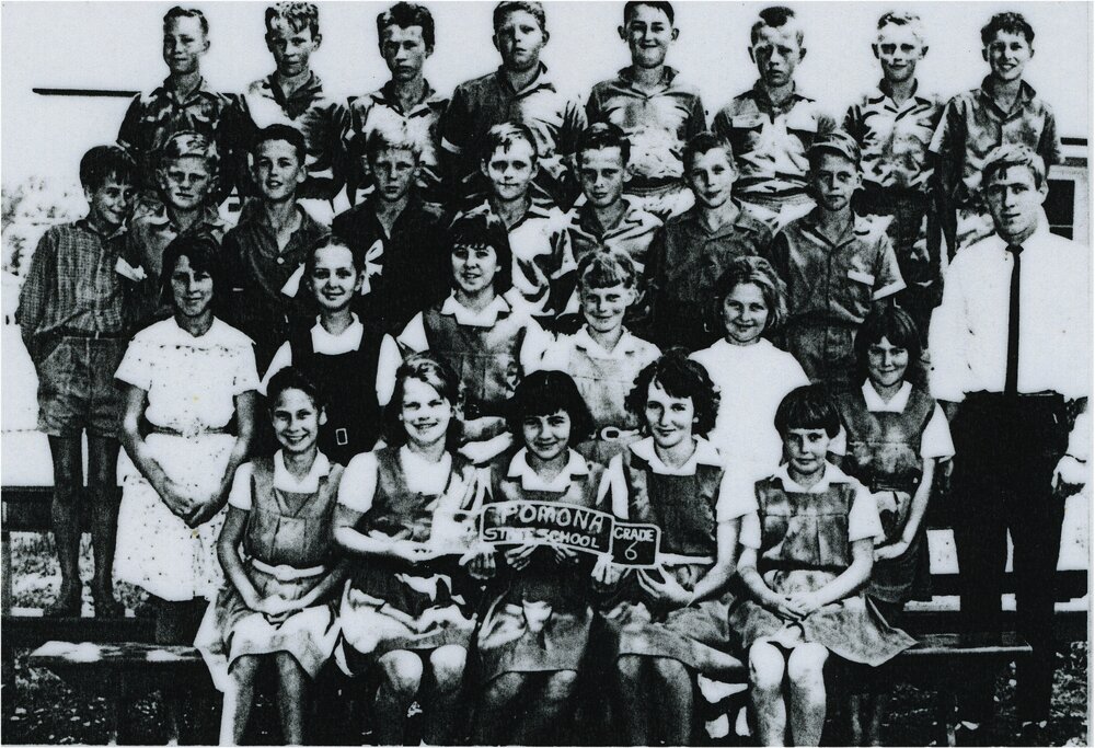 Class photo, Grade 6, Pomona State School, Pomona, 1964