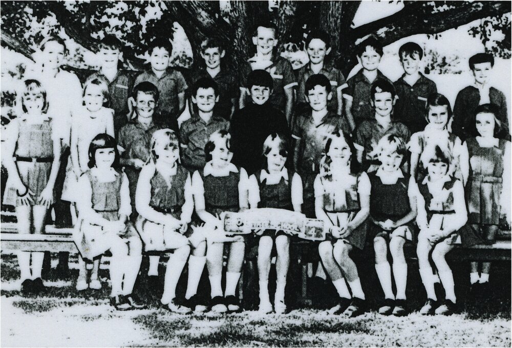 Class photo, Grade 4, Pomona&nbsp;State &nbsp;School,&nbsp;Pomona, 1970