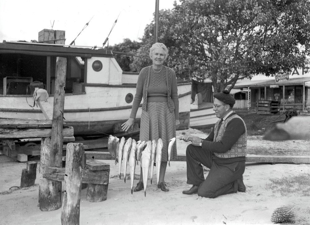 Large catch, Noosaville, June 1948