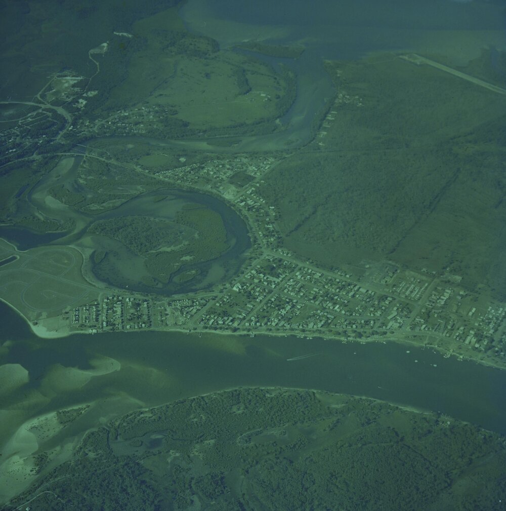 Aerial view, Gympie Terrace, Noosaville, 1981