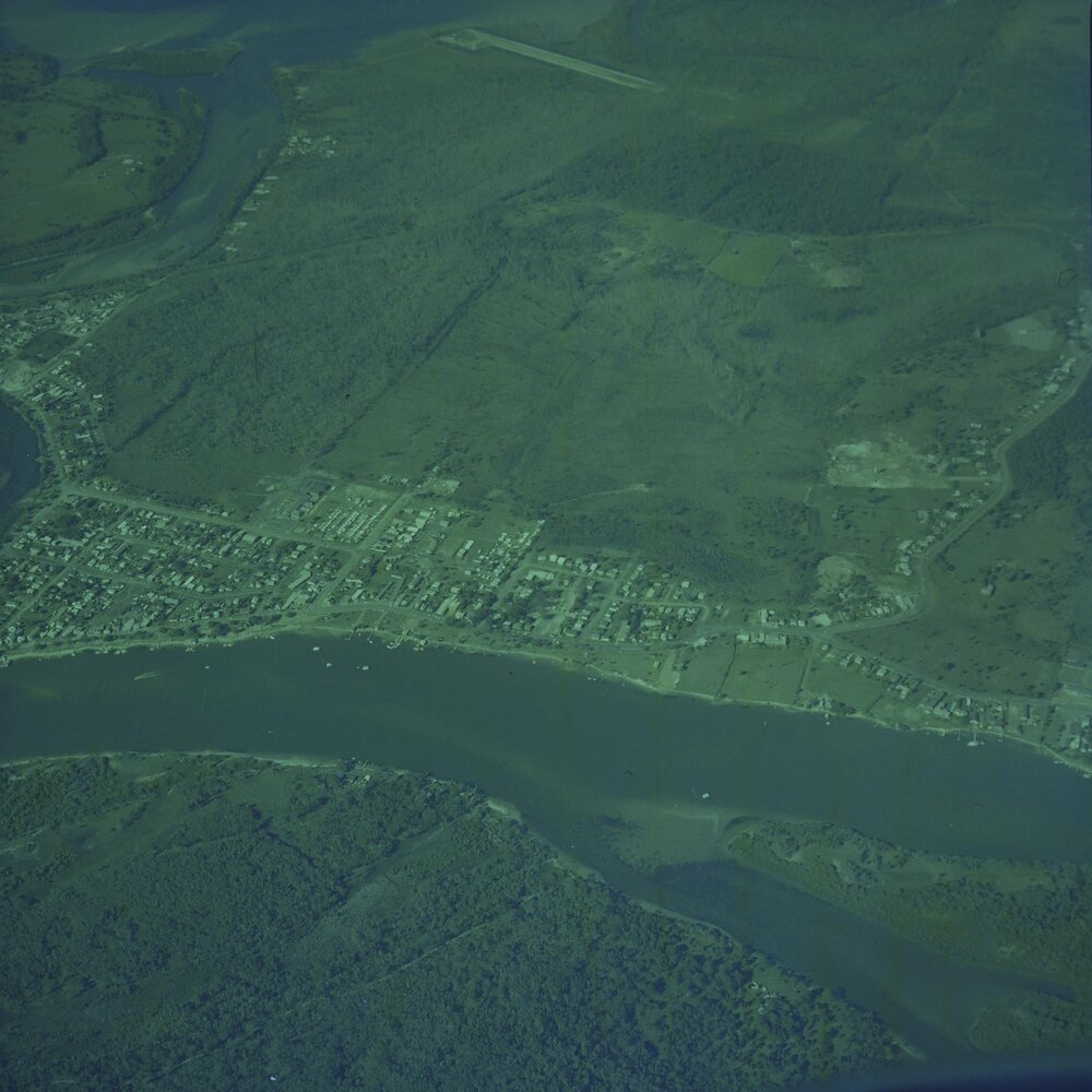 Aerial view, Gympie Terrace, Noosaville, 1981
