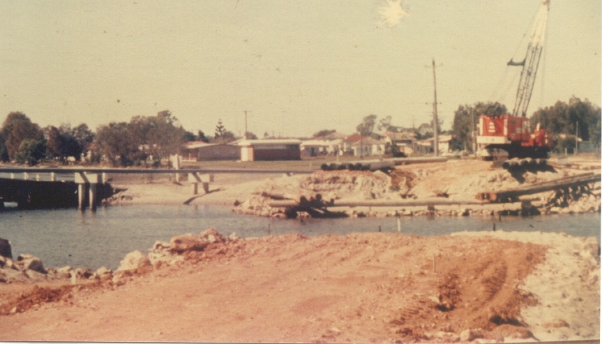 Construction, new Doonella Bridge, Tewantin, June 1969