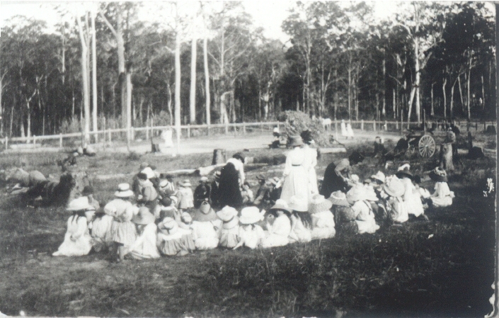 School picnic, Carters Ridge Provisional School, Carters Ridge, 1910s