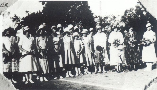 Social tennis group, Cooroy Tennis Court, Cooroy, ca 1932