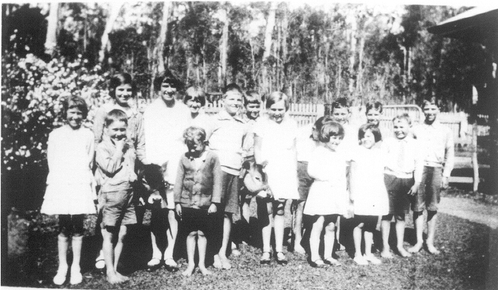 School group,  'Calf Project Day,'  Lawnville State School, Black Mountain, 1933