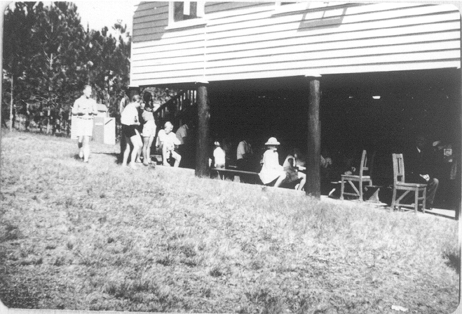 School breakup picnic, Carters Ridge State School, Carters Ridge, ca 1966