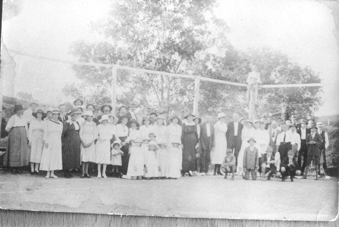 Cooroy West residents, Cooroy West State School, 1920s