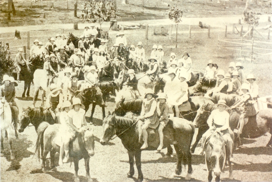 Off to school, Kin Kin State School, Kin Kin, December 1931