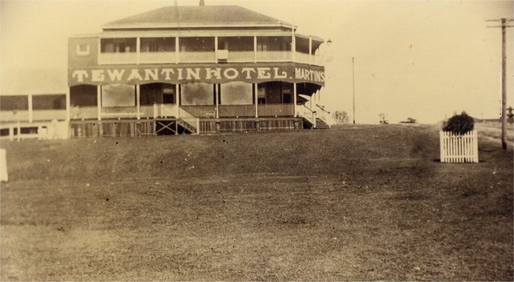 Martin's Tewantin Hotel, Tewantin, ca 1920