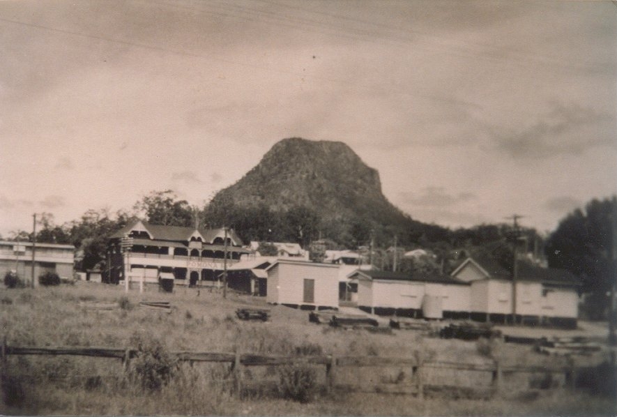 Pomona Hotel and Pomona Railway Station, Pomona,&nbsp;1949
