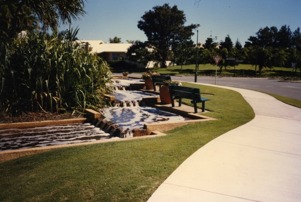 Water feature, intersection Mermaid Quay, Shorehaven Drive and Riverbreeze Avenue,  Noosa Waters, Noosaville,  1990s