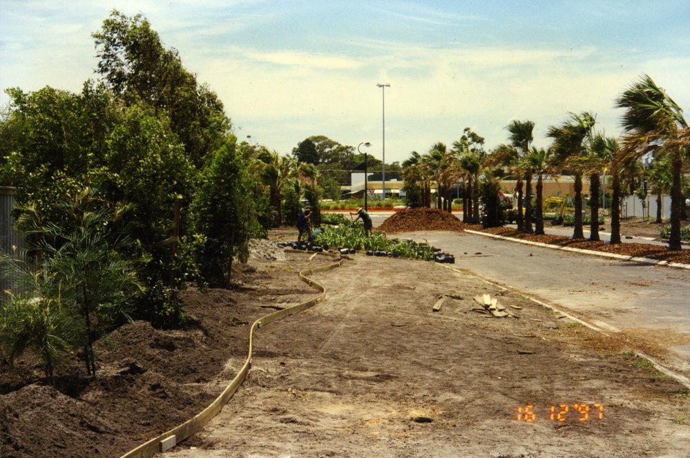 Landscaping, Cnr Saltwater Avenue and Gibson Road, Noosa Waters, Noosaville, 16 December 1998