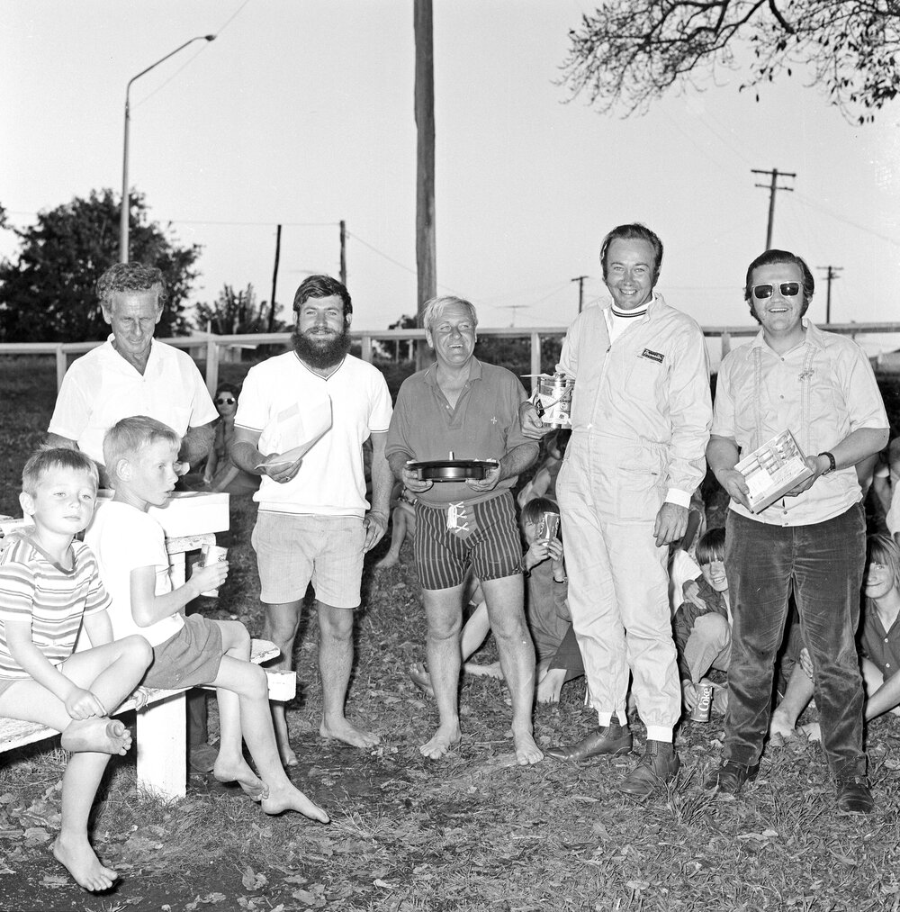 Speedboat racing awards presentation, Tewantin, August 1971