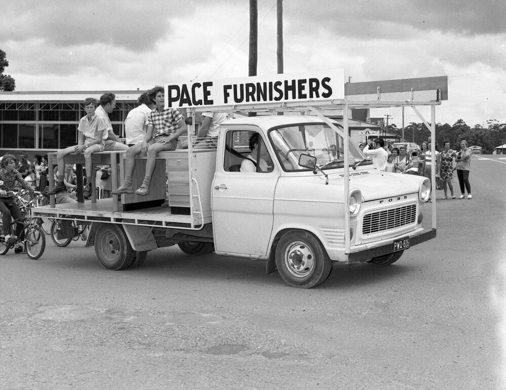 Page Furnishers float, Pomona State School 75th Jubilee Anniversary celebrations parade, Pomona, 28 October 1972