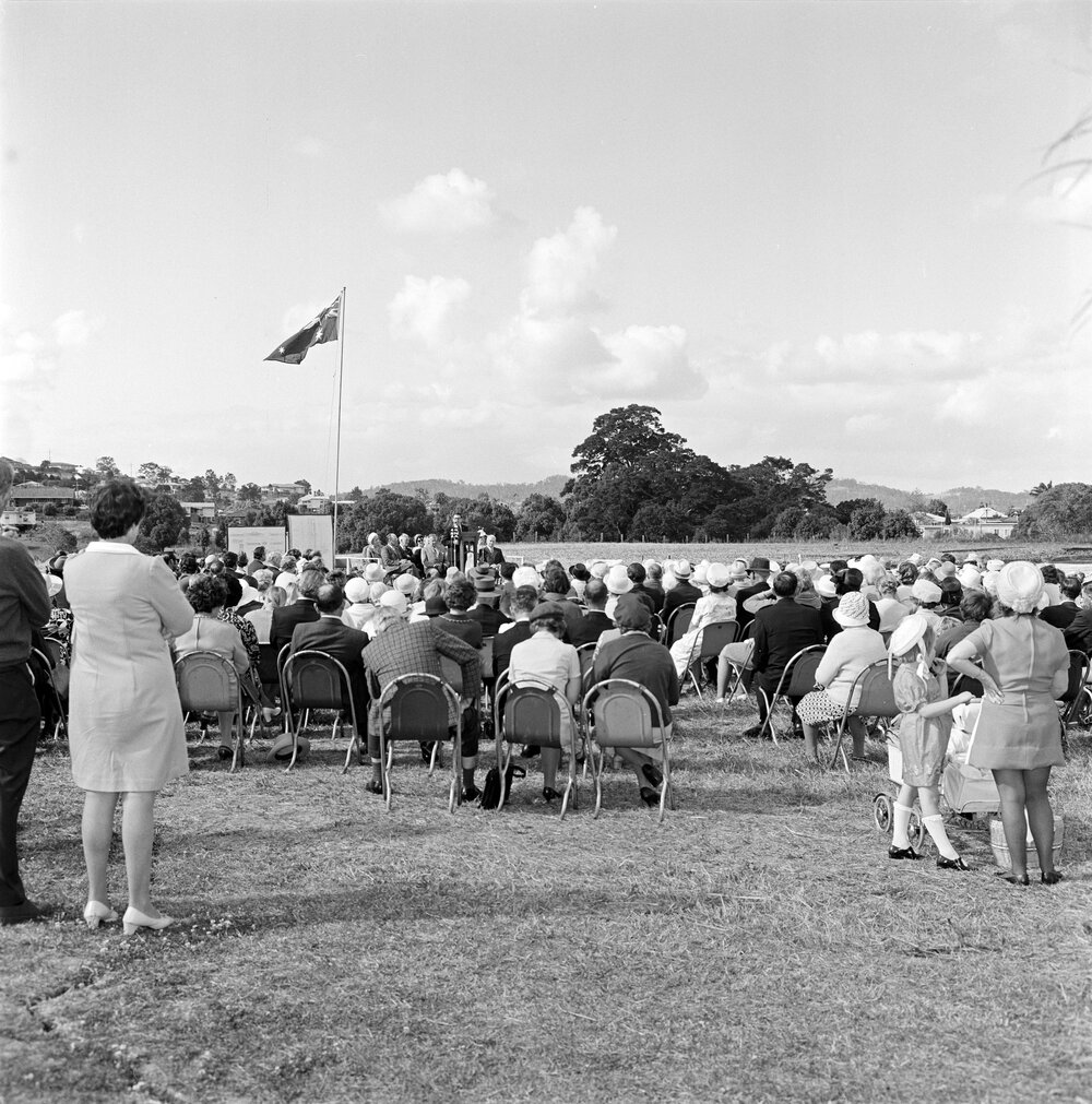 Audience at Sundale Gardens Third Stage opening ceremony, Nambour, 3 September 1972