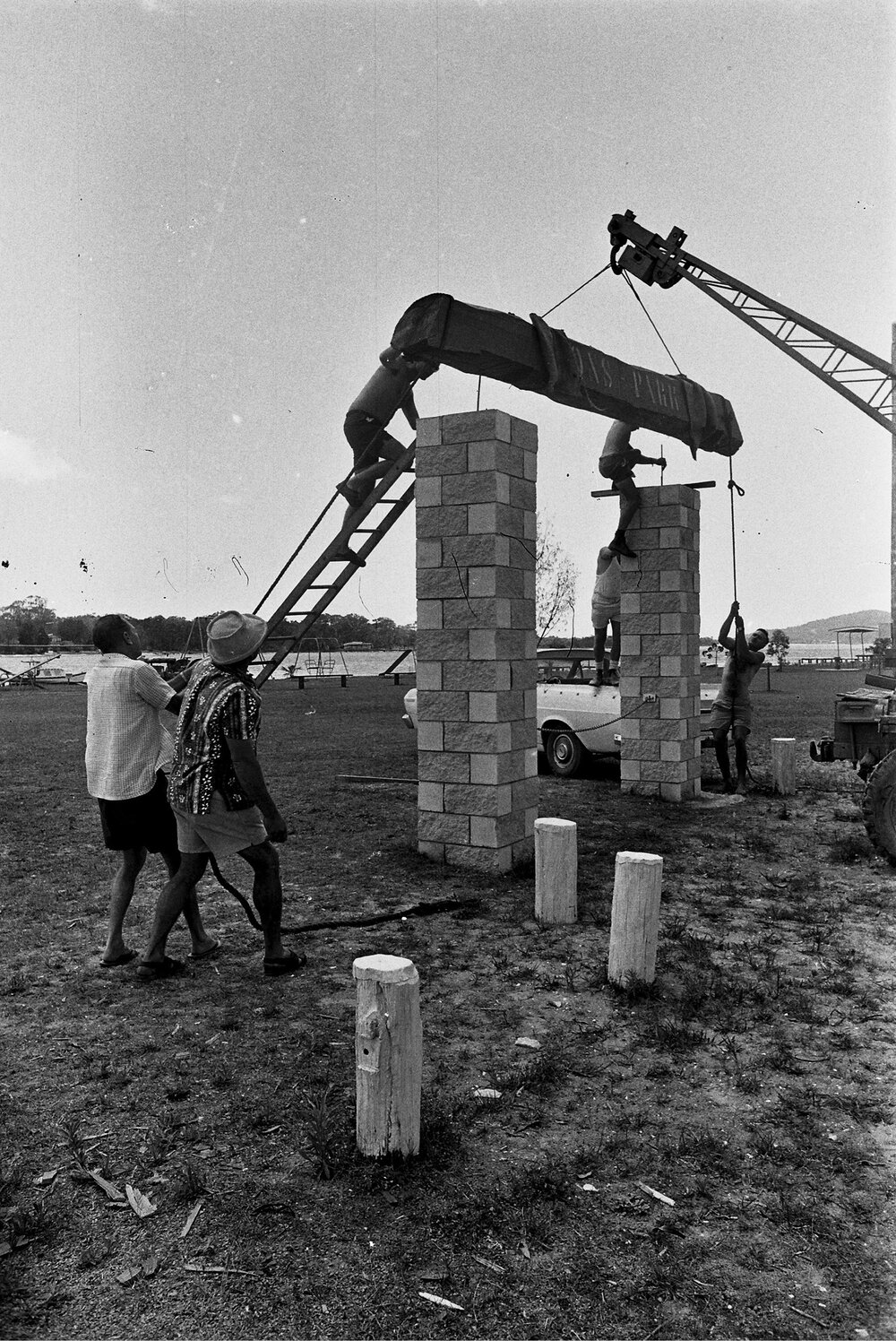 Construction of entrance arch, Lions Park, Noosaville, 1972