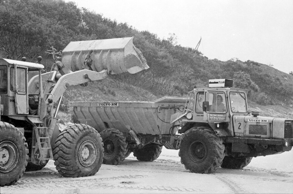 Activities during a salvage attempt, Cherry Venture, Teewah Beach, Noosa North Shore, 1973
