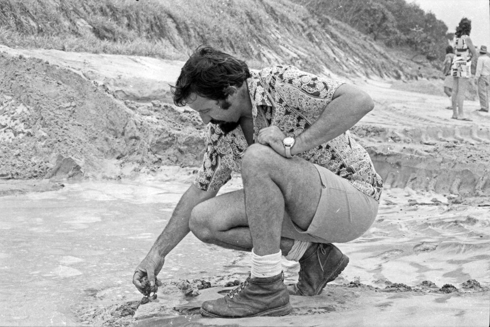 Activities during a salvage attempt,  Cherry Venture, Teewah Beach, Noosa North Shore, 1985