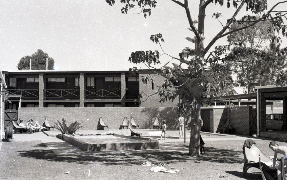 Swimming pool, Pine Trees Motel, Hastings Street, Noosa Heads, August 1974