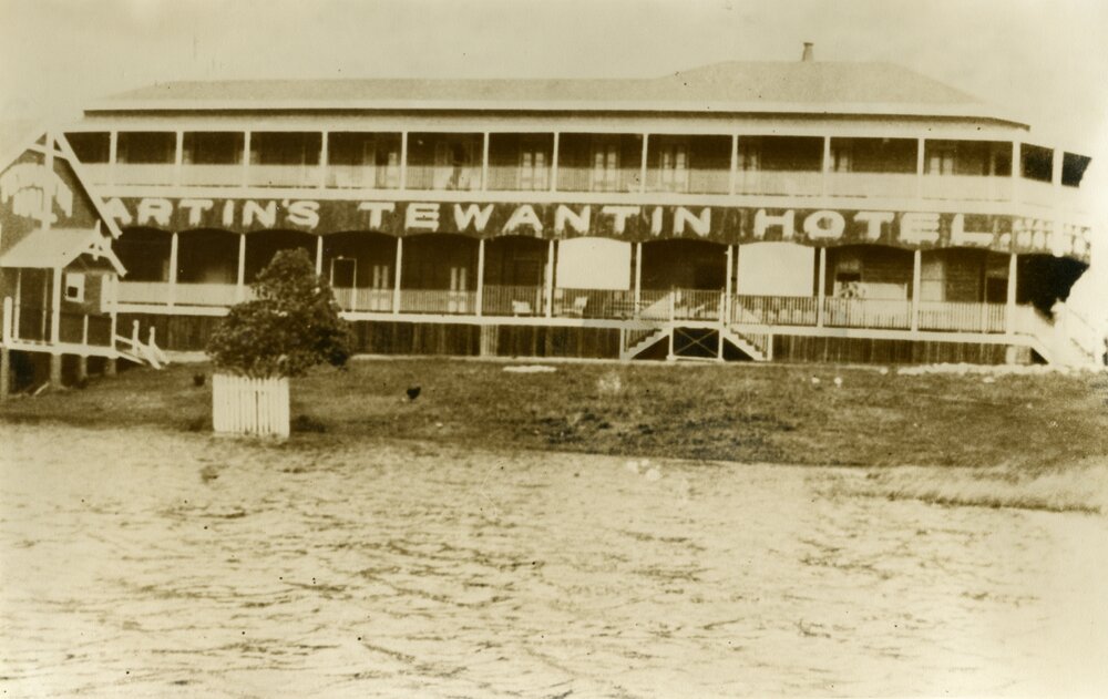 Flooding, Martin's Tewantin Hotel, 1931