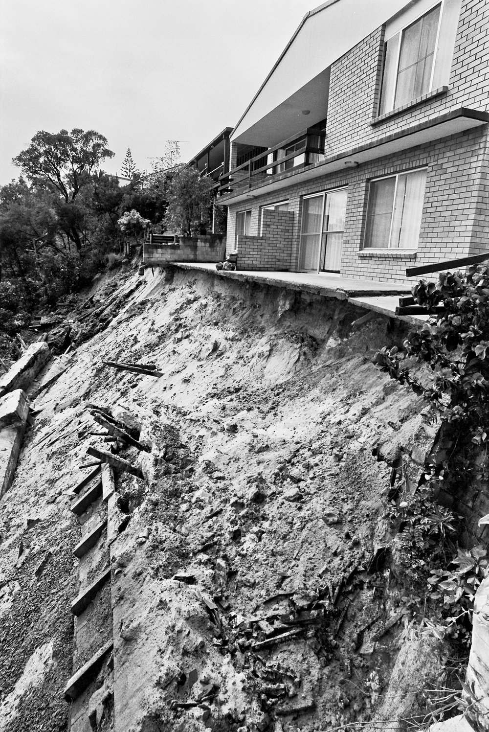 Land slide and damaged house, Noosa Heads, June 1977 