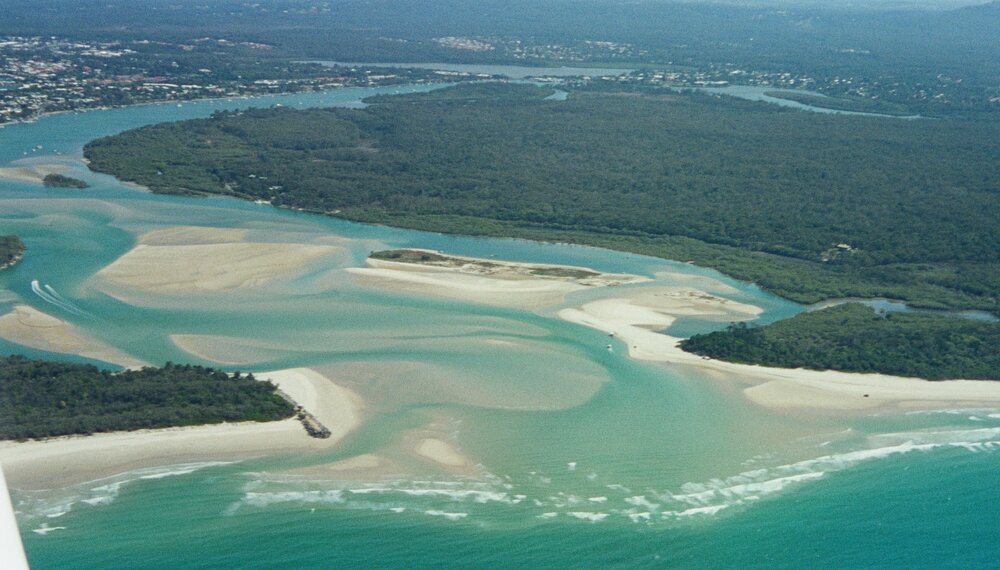 Aerial view, Noosa River mouth and Bar, Noosa Heads, 10 September 2003