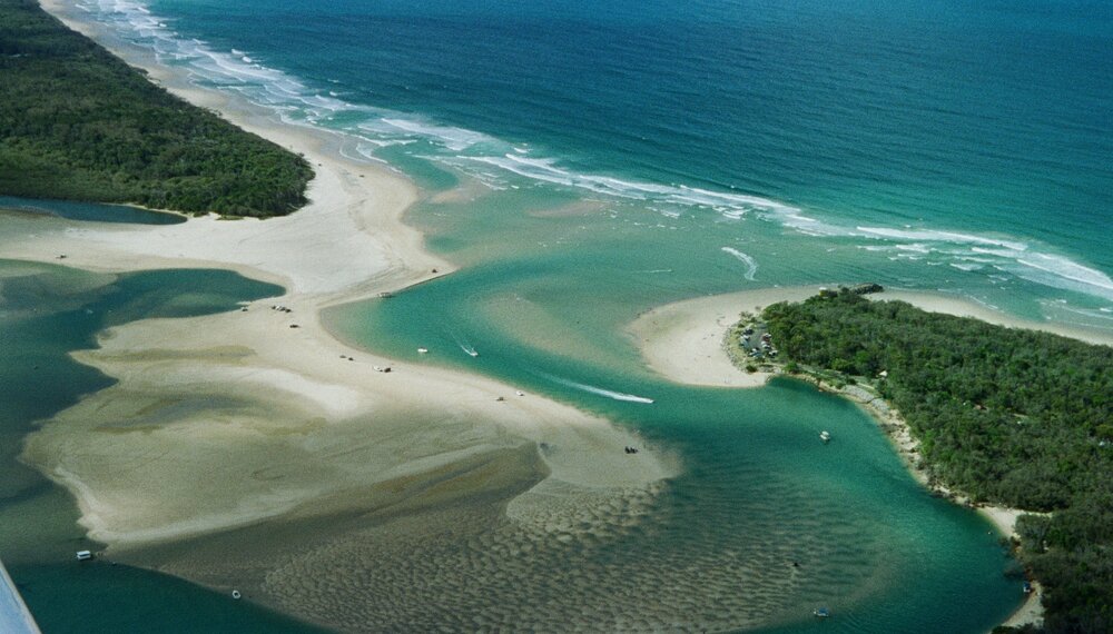 Aerial view, Noosa River mouth and Bar, Noosa Heads, 4 January 2007