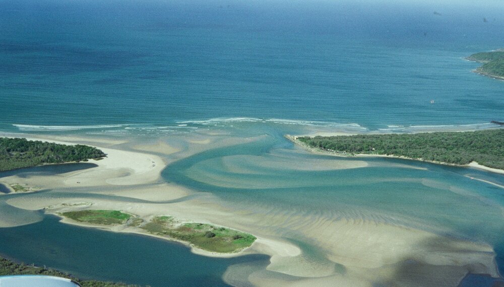 Aerial view, Noosa River mouth and Bar, Noosa Heads, 10 February 2005