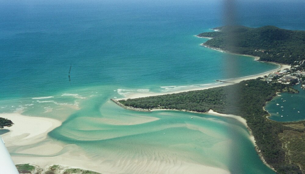 Aerial view, Noosa River mouth and Bar, Noosa Heads, 10 April 2005