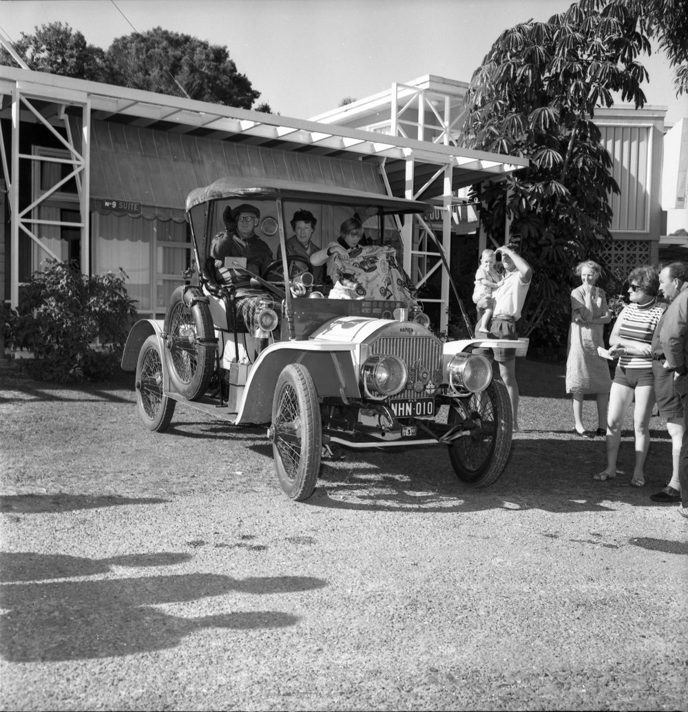 Vintage cars, Lakes Motel, Hilton Terrace, Tewantin, 1966