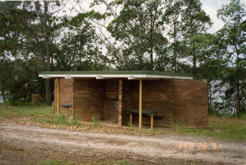 Picnic area, Lake Macdonald, 26 February 1991