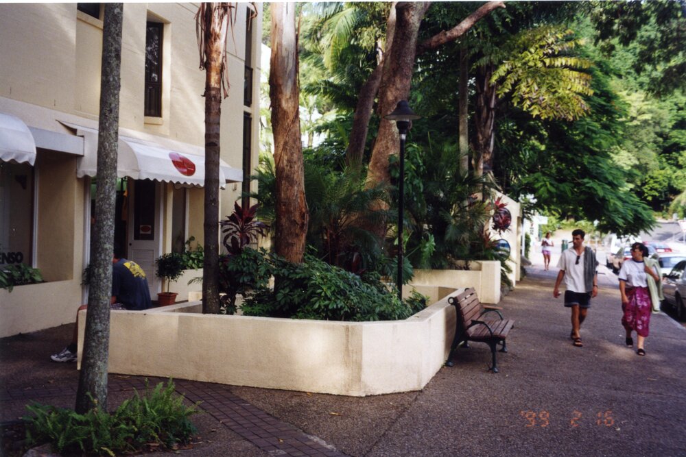 Shop fronts, Hastings Street, Noosa Heads, 16 February 1999