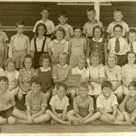 Class Photo, Grades 1 & 2, Tewantin State School, Tewantin, 1944